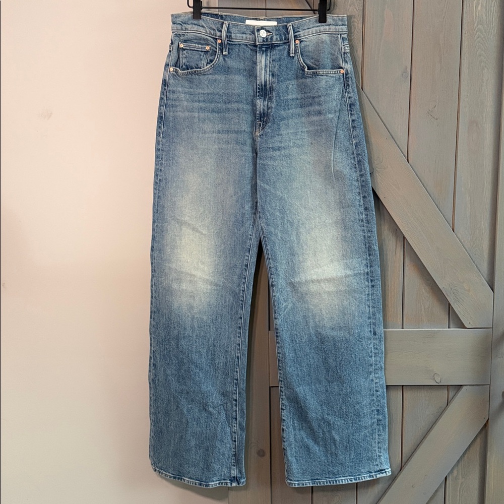 MOTHER Women's The Lasso Sneak Jeans in Light Blue Wash